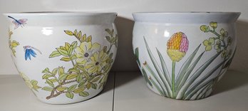 2 Ceramic Pots With Floral Theme