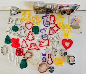 Assortment Of Vintage Cookie Cutters Incl Metal & Plastic
