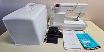 Sears Singer Fashion Mate Sewing Machine In Case. Incl Manual And Foot Pedal