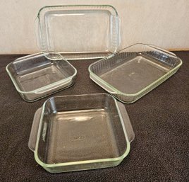 4 Glass Pyrex Baking Dishes