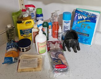 Lot Of A Variety Of Cleaning Supplies Including Sponges, Handwipes, Murphy's Oil