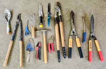 Yard And Garden Hand Tools Incl. Loppers, Trimmers, Snips And More