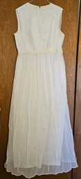 Beautiful Vintage White Sleeveless Dress, Medium Size