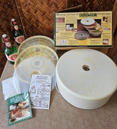 Harvest Maid Dehydrator Model Fd-50 In Original Box And Manual