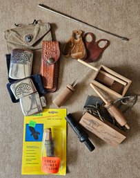 Nice Turkey Hunting Essentials Incl. Vintage Peterson's Hand Warmers And A Variety Of Callers