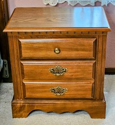 Vintage Broyhill Oak Night Stand With 2 Drawers (1 Of 2)