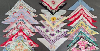 Beautiful Assortment Of Vintage Mostly Floral Hankies