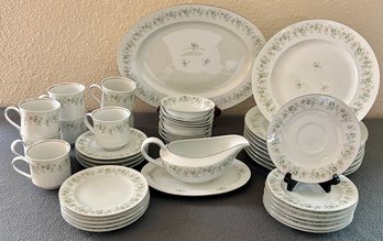 44 Pc China Set With Floral Design, By Johahn Haviland Bavaria & Germany