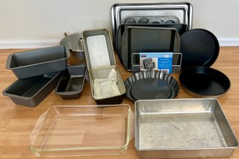 Large Lot Of Baking Essentials Incl Muffin & Loaf Pans, Cookie Sheets & More (by Wilton, Duncan Hines & More)