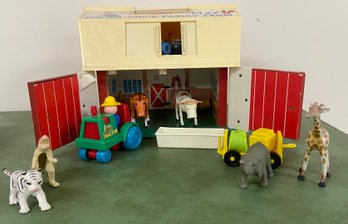 Vintage Fisher Price Family Farm Play Set With Plastic Animals