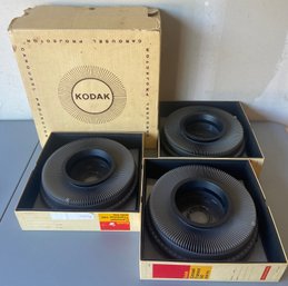 Kodak 550 Carousel Projector With 4 Blank Carousel Slide Trays