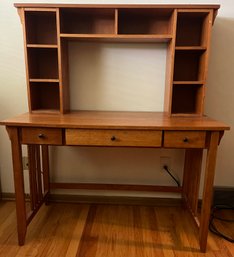 Functional Style In This Very Nice Desk