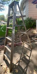 6' Wooden Step Ladder