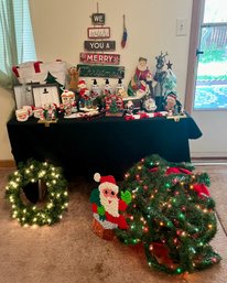 Santa Decor Incl. Hand Soaps, Lighted Garland & Wreath & More