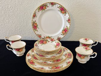 20 Pcs Old Country Road Bone China Set By Royal Albert