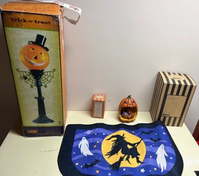 Halloween Decor Incl. Mat And Figurines