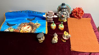 Thanksgiving Themed Figurines Incl. Table Runner And Embroidered Banner