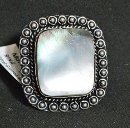 Beautiful MOTHER OF PEARL Cabachon Ring German Silver Setting Size 9  Healing Stone