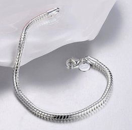 Beautiful Sterling Silver Snake Chain Bracelet Marked 925 BRAND NEW