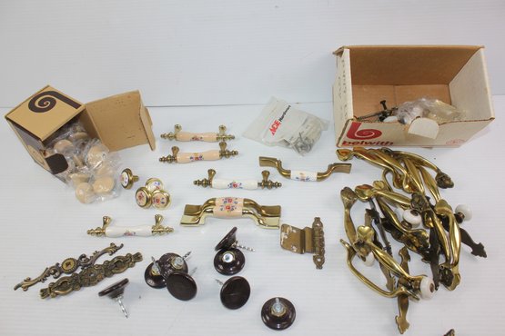 Miscellaneous Handles And Knobs