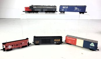 Five N Scale Cars With Locomotive