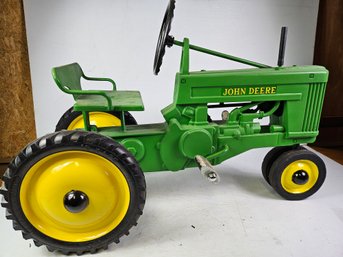 John Deere Small Block Pedal Tractor - No Chain - Like New