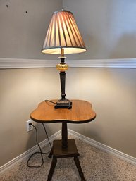 Cute Lightweight Vintage Pedestal Table 20 X20 With Lamp, Shade Has Damage 30-in Tall