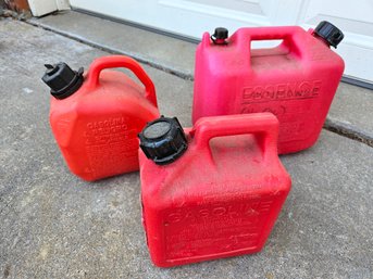 Three Gas Cans 4 L, One Gallon, 2.5 Gallon