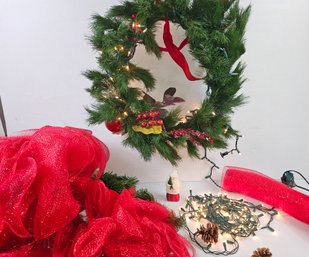 Christmas Wreath W/hook And Bag Of Red Netting