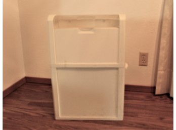 Rubbermaid Storage Container