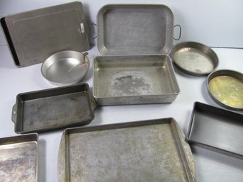 Cake Pans And Cookie Sheets