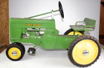 John Deere Pedal Tractor Cast Iron - No Chain