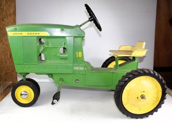 John Deere 10 Pedal Tractor Cast Iron  - No Chain