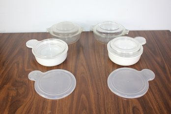 4 Pyrex Bowls With Glass Lids And Two Plastic Lids- Two Are Grab It And Two Are Vintage