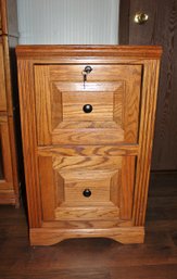 Nice Heave Oak 2 Drawer File Cabinet W/key, Great Condition 18.5 X 22 X 31 T