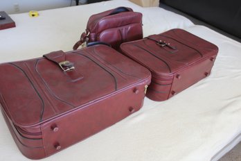 Three Piece Set Of Luggage Park Vista, Two Suitcases At 22x14 One At 23x16.5
