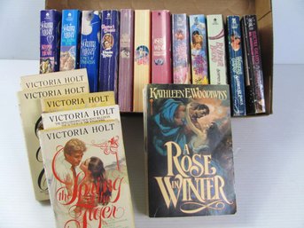 Victoria Holt, Johanna Lindsey, Scotney Scott St James, Catherine E Wood, Wiss, Candice Sam's Romance