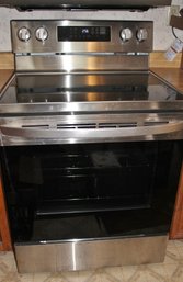 LG Thin Q Glass Top Stove 30'W 26'D , Great Shape, Like New