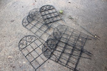 10ea,  12' Wide Metal Fencing And 1 Yard Art