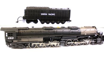 MTH Union Pacific Big Boy Steam Engine And Tender- Three Rail Proto Sound - Like New  23 In Long