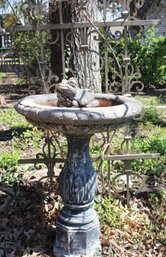 Bird Bath With Removable Sitting Frog - Heavy