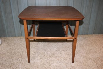 MCM Lane End Table No Drawer 2 Ft Square 20-in Tall