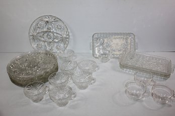 Set Of Four Anchor Hocking Bubble Snack Plates Plus 8 Plates And Seven Cups Of Star Type Pattern
