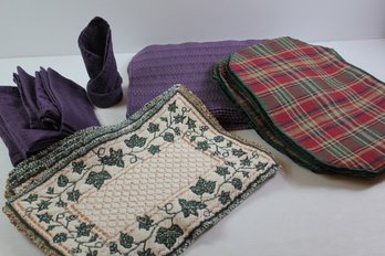 Lot Of Eight Purple Placemats And Napkins, Five Ivy Pattern, 10 Plaid