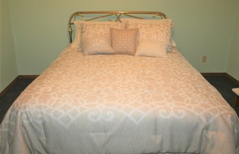Queen Bed With Brass Headboard, All Bedding Included - Mattress And Nice Shape-bed On Rollers
