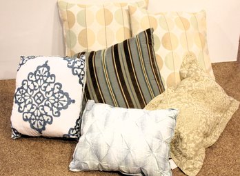 Throw Pillows-  2 Match Others Are Assorted