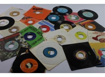 Lot Of 45 Records- Mostly 1970s- The Streak, John Denver, Chuck Berry