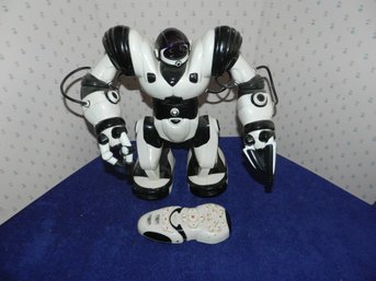 LARGE ROBOSAPIENS RC ROBOT WITH REMOTE CONTROL