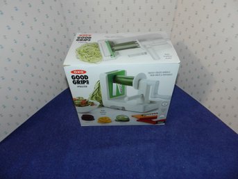 OXO GOOD GRIPS SPIRAL FOOD SLICER COMPLETE NEW IN BOX