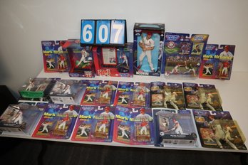 18 - Mark McGwire Action Figures - Starting Lineups